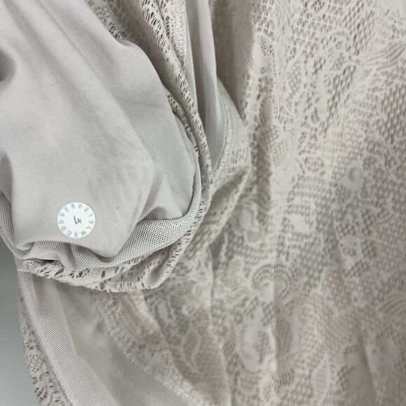 Lululemon In Depth Jacket Size 4 Womens Lace Floral Light Chrome Mock Neck Zip - Picture 7 of 7